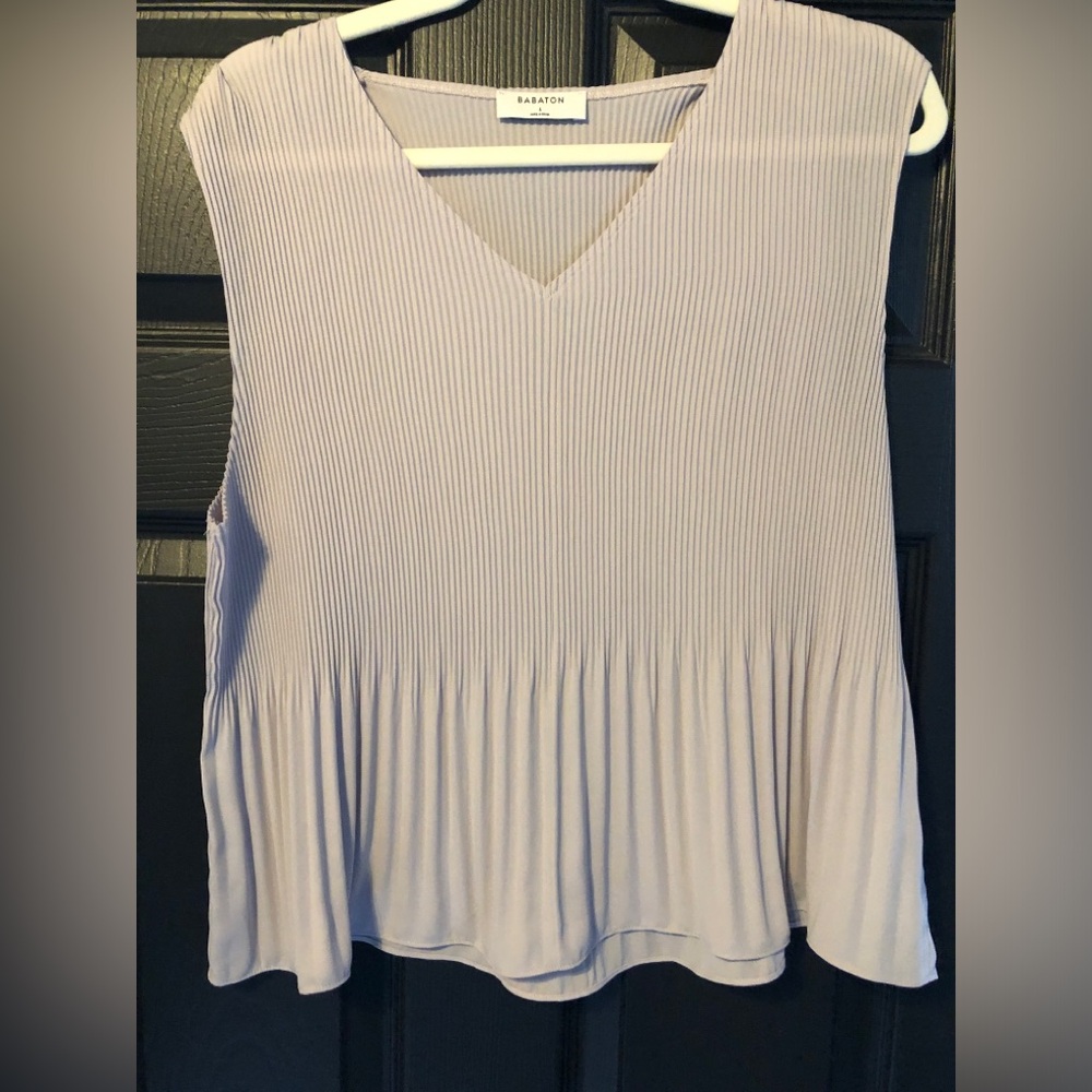 Sleeveless V-Neck Pleated Peplum Top - Light Lavender
Brand:  Babaton
Size L